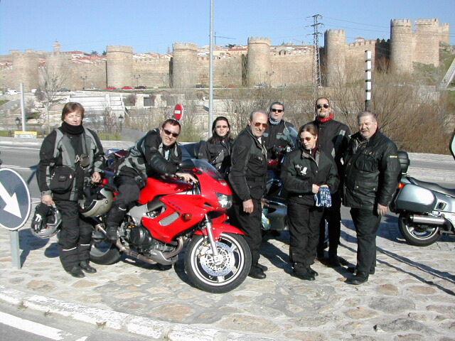 AV0404_4.jpg