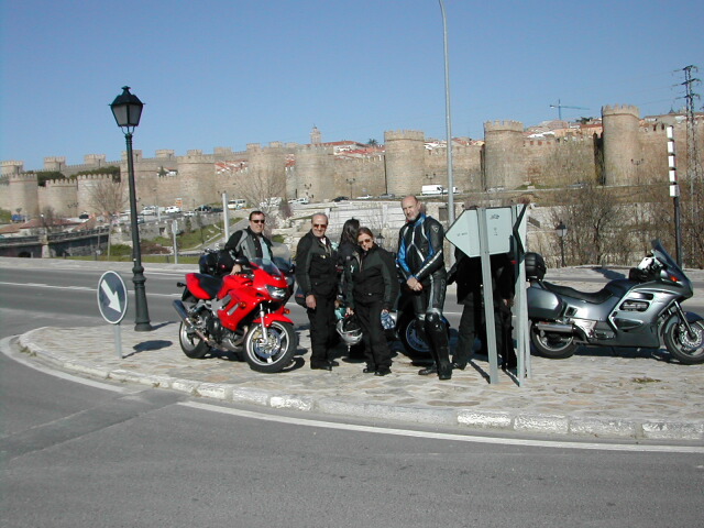 AV0404_6.jpg